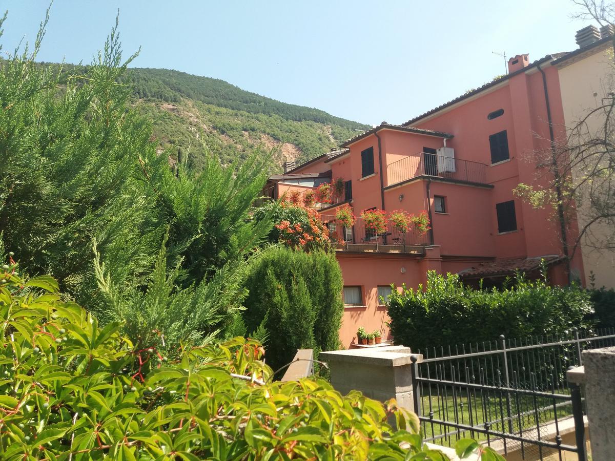 Albergo Montenerone Piobbico Экстерьер фото